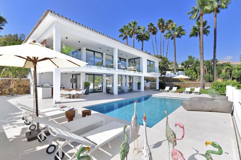 Foto fa89f587-ce7e-4df7-b946-312674d9694a. Lloguer casa amb aparcament piscina a Las Brisas Marbella