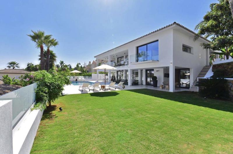 Foto d935e09a-5fba-45d6-b6c7-3e40ebb70459. Rent house with parking pool in Las Brisas Marbella