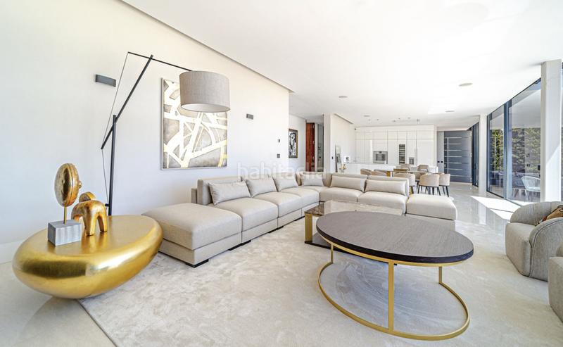 Foto 99f65201-f0fe-4388-9ae0-027abfeb3e98. Location maison avec parking piscine dans Los Naranjos Marbella