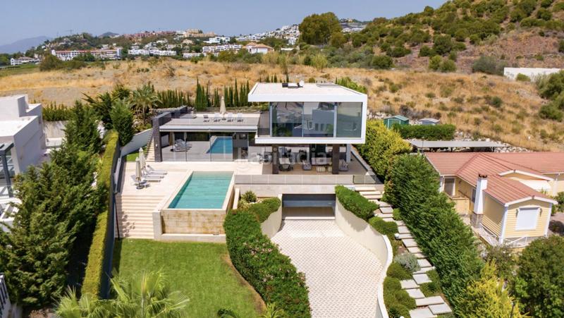 Foto 3ce36d47-f5a2-4777-8913-84d4b446c948. Rent house with parking pool in Los Naranjos Marbella