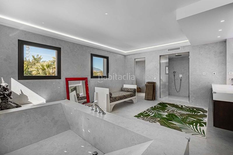 Foto 1b55c526-7060-4337-b9c6-739771dc4bc0. Lloguer casa amb aparcament piscina a Nueva Atalaya Estepona