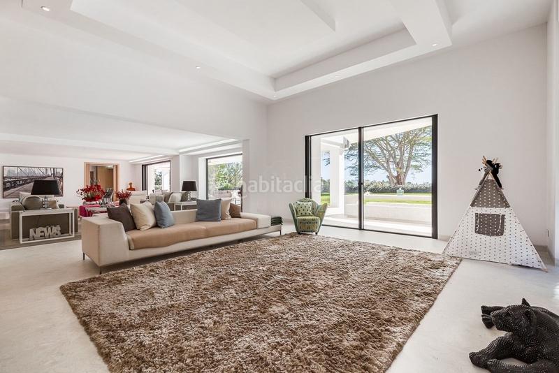 Foto b76cc34d-f6e3-462c-8de5-92d3dfb31dc1. Lloguer casa amb aparcament piscina a Nueva Atalaya Estepona