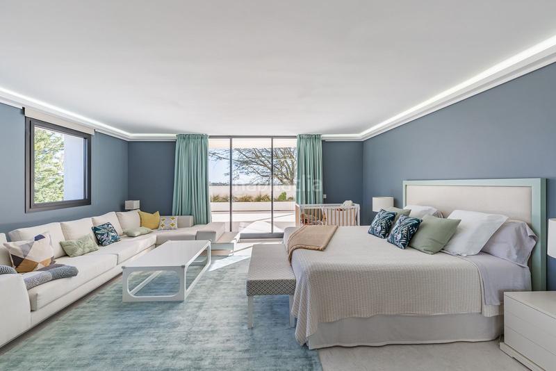Foto bee866eb-ddb7-45b4-a2db-7c49710dde79. Lloguer casa amb aparcament piscina a Nueva Atalaya Estepona