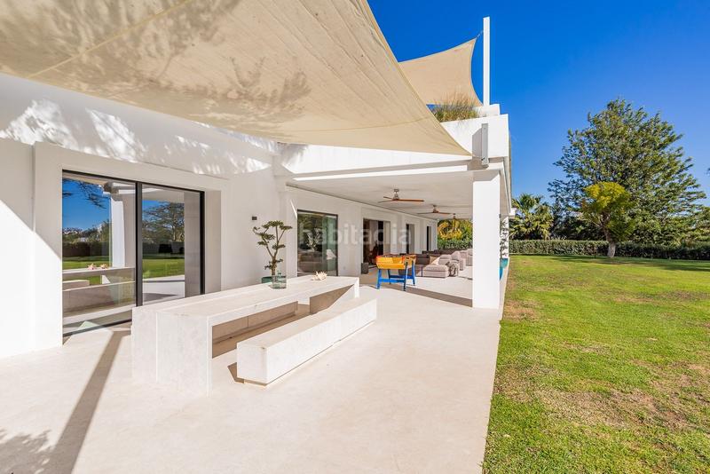 Foto 711b4a1e-667f-4988-9f49-4a8cbc1630a4. Rent house with parking pool in Nueva Atalaya Estepona