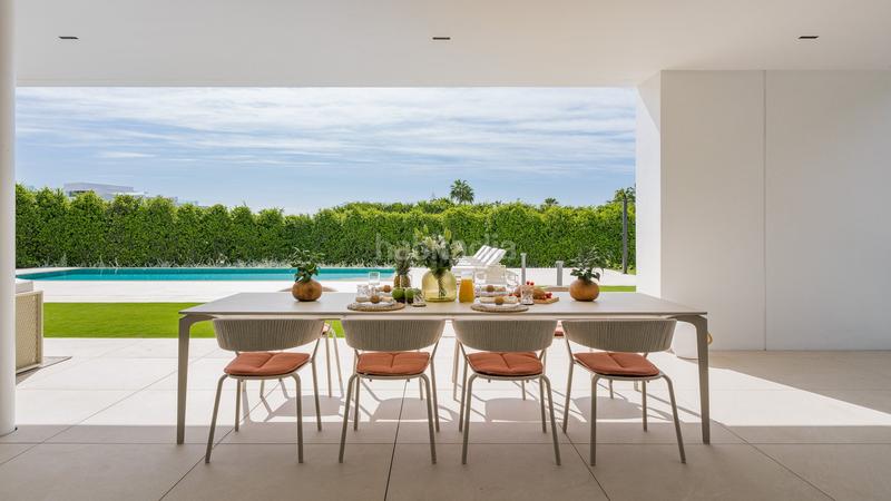 Foto eeeaf867-d813-4a0a-adb8-d69206ca1da8. Affitto casa con parcheggio piscina in Las Lomas de Río Verde Marbella