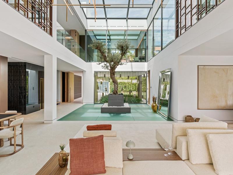 Foto bd8390eb-e8df-4940-9980-faeb0fd00389. Location maison avec parking piscine dans Las Lomas de Río Verde Marbella