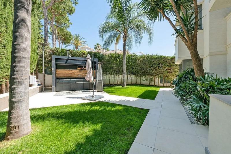 Foto 2a7de375-0876-4a16-9997-2892ff95fa42. Lloguer casa amb aparcament piscina a Sierra Blanca Marbella