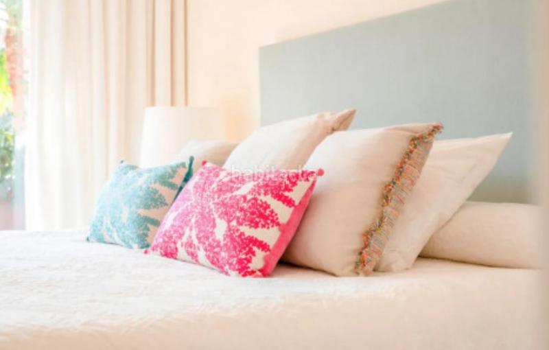 Foto f3420901-f3b8-47c1-bb77-56c583e24ac5. Dachwohnung mit parking pool in Nueva Andalucía centro Marbella