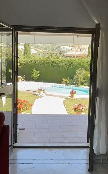 Foto 6752effe-ae1b-4b8d-9d0e-da49d3ca84ff. Casa con piscina in Las Brisas Marbella