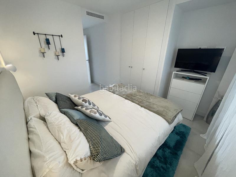 Foto 181b06e1-ebf5-4f55-b3b3-42f2661da7c5. Alquiler apartamento fantastico apartamento con vistas panoramicas al mar, 3 habitaciones. en Estepona