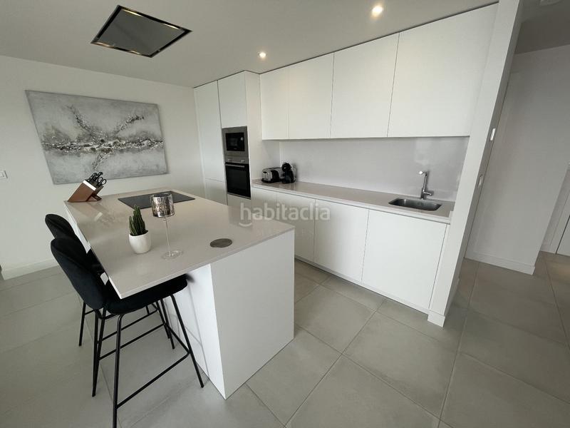 Foto 6801f394-a743-46fc-9d28-7e0496fc90b1. Alquiler apartamento fantastico apartamento con vistas panoramicas al mar, 3 habitaciones. en Estepona