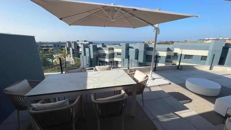 Foto dd19c7cb-288b-4105-9aea-1591f61882a0. Alquiler apartamento fantastico apartamento con vistas panoramicas al mar, 3 habitaciones. en Estepona