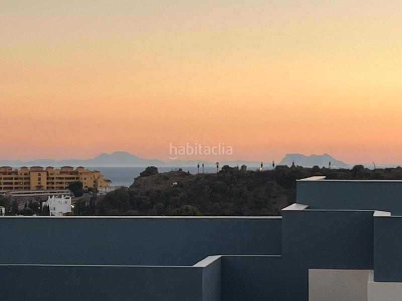 Foto fca6bd2e-50e2-4616-9511-2b45da8da87b. Alquiler apartamento fantastico apartamento con vistas panoramicas al mar, 3 habitaciones. en Estepona