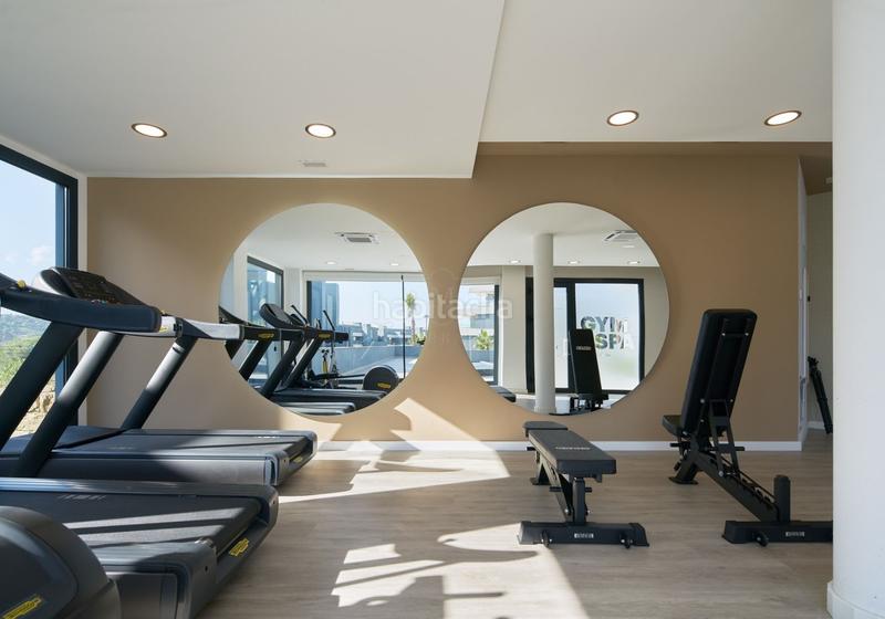 Foto 2e3d1059-d8e7-4b79-875d-260815fb969f. Lloguer apartament amb aparcament piscina a La Concha - Resina Golf Estepona