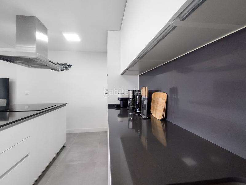 Foto b1a7fec0-44e9-463f-a1ea-51d8115807dc. Lloguer planta baixa amb aparcament piscina a La Concha - Resina Golf Estepona