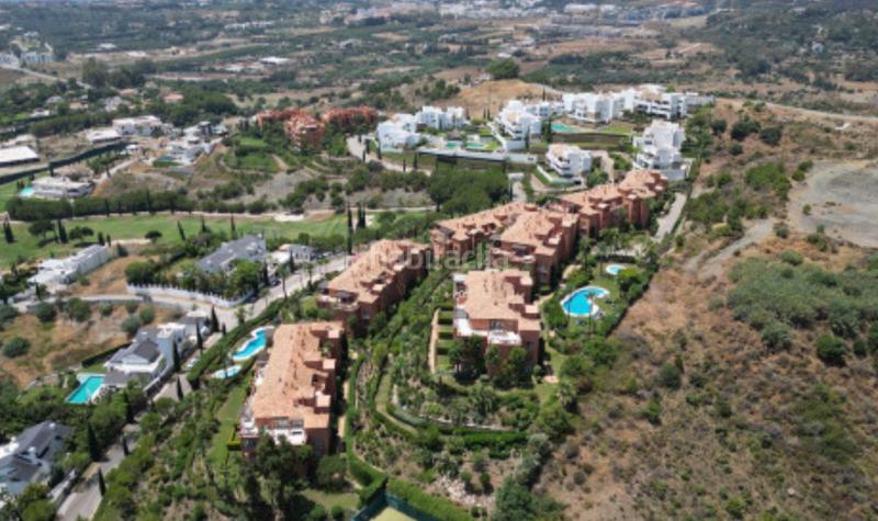 Foto 10c2c005-6f5f-48d5-9dee-a8b3a6042cf3. Apartament amb aparcament piscina a Los Flamingos Benahavís