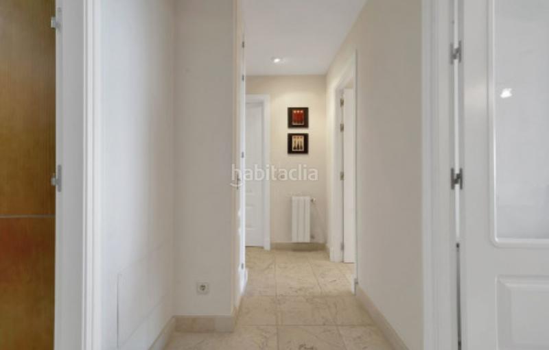 Foto 51ad5c1a-3c3d-41b0-a228-d0c93d2acc59. Apartament amb aparcament piscina a Los Flamingos Benahavís