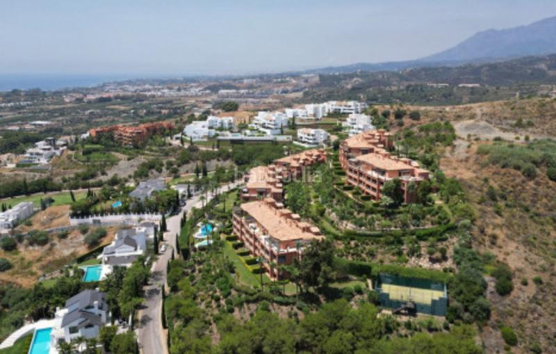 Foto 8e417172-cf8f-41b0-bdbc-842f25c29f12. Apartament amb aparcament piscina a Los Flamingos Benahavís