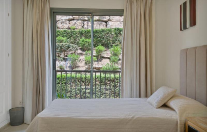 Foto b5d5a452-ab87-4ed2-9808-62153a129eb2. Apartament amb aparcament piscina a Los Flamingos Benahavís