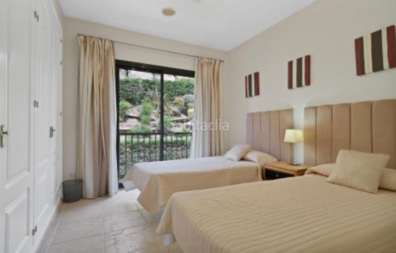 Foto e5290959-19f9-46c9-bda0-5354fce6d9d5. Apartament amb aparcament piscina a Los Flamingos Benahavís
