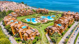 Apartament en Zona de Punta Plata. Precioso frente a la playa, orientado al sur apartamento de cuat