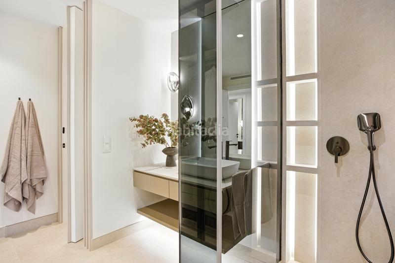 Foto 12e886f4-aaab-466a-b55e-d6ac3841a39d. Apartament amb aparcament piscina a Zona de Punta Plata Estepona