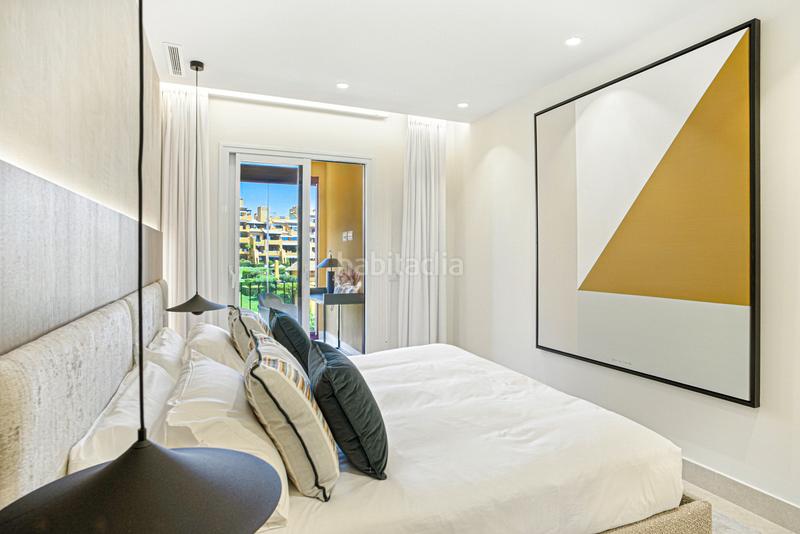 Foto 25f4708e-3cb2-4b4b-9b89-fafb90be4de8. Apartament amb aparcament piscina a Zona de Punta Plata Estepona