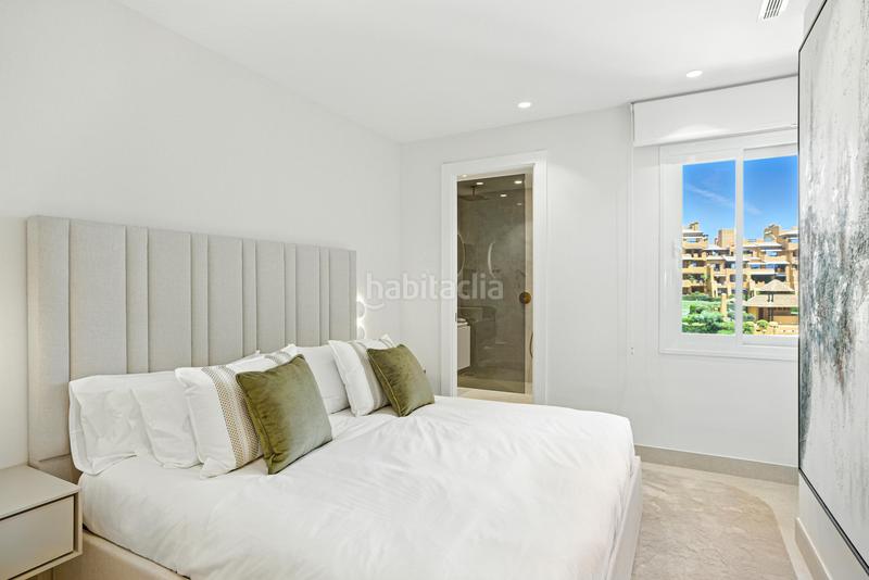 Foto c8d2631a-d1f3-41e0-9c76-c4616918164f. Apartament amb aparcament piscina a Zona de Punta Plata Estepona