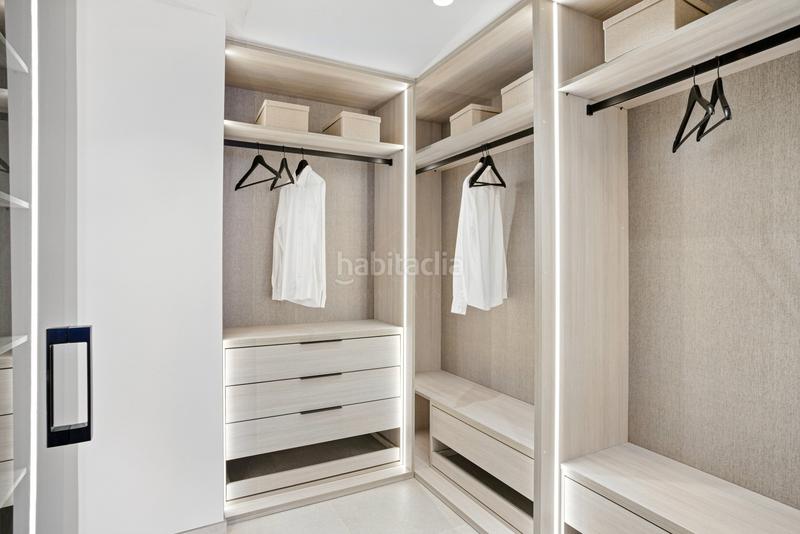 Foto fdc83528-c1ab-4b3a-b064-c9c3dd0ca25a. Apartament amb aparcament piscina a Zona de Punta Plata Estepona
