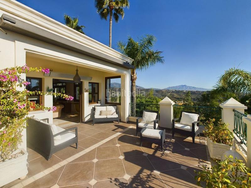Foto f22c3838-ddff-46f0-8c3c-21096178198f. Casa villa en venta en el padron, en Los Llanos Estepona