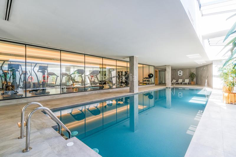 Foto 6a200ac8-2f76-4d97-ae0f-cd4e5c990e37. Apartament amb aparcament piscina a Los Naranjos Marbella