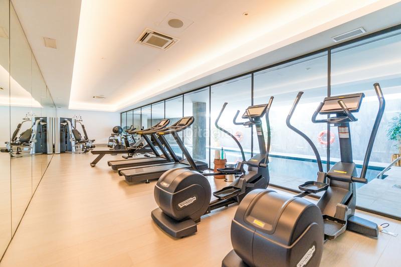 Foto a56cd1e8-7925-40a3-aec5-b945d18be8fa. Apartament amb aparcament piscina a Los Naranjos Marbella