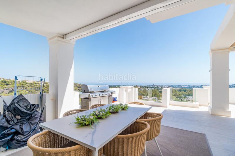 Foto e547fe3d-ad66-410b-94cb-e97e6c183ba8. Apartament amb aparcament piscina a Los Naranjos Marbella