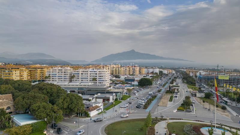 Foto 04d07c27-7d90-44b2-9f8c-bd0ffffb68a3. Edificio  comercial en el corazón de san pedro de alcántara en Marbella