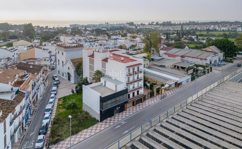 Foto 799d19e3-cfe8-4483-938d-091576954efd. Edificio  comercial en el corazón de san pedro de alcántara en Marbella
