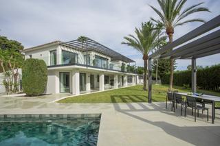 Casa en Sierra Blanca. Lujosa villa de cinco dormitorios con vistas panormicas al mar