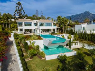 Casa a Los Naranjos. Villa en venta en la cerquilla, marbella