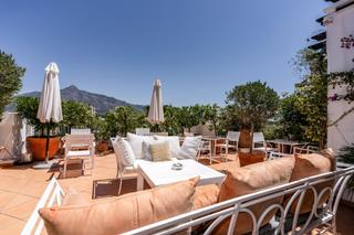 tic en Nueva Andaluca centro. Increble propiedad con vistas panormicas!