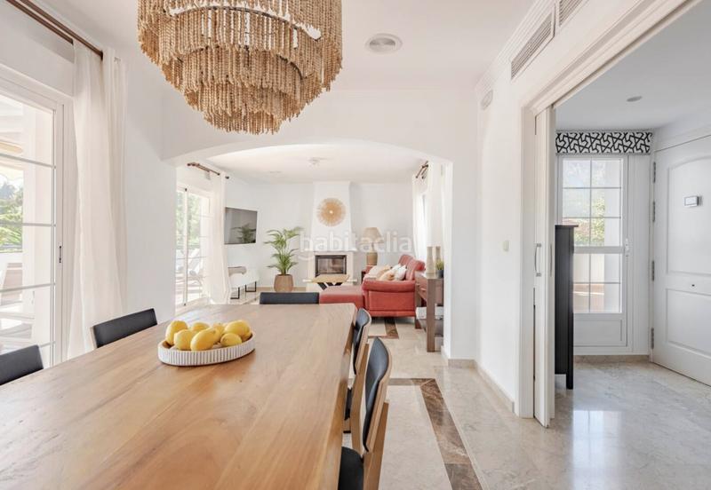 Foto 2c00de0c-2cdd-43a8-8593-0b18416409ca. Location attique avec parking piscine dans lomas de Marbella club Marbella