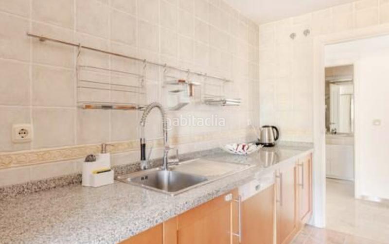 Foto ec23259e-306b-4116-9389-4061f867ed18. Location attique avec parking piscine dans lomas de Marbella club Marbella