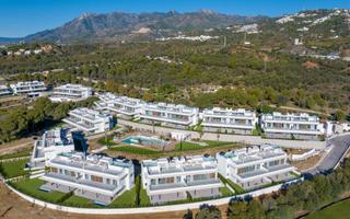 Apartment in Los Monteros. Lujo y confort en primera línea de golf
