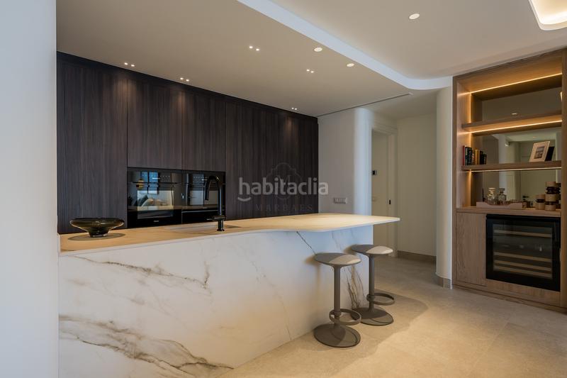 Foto 21ec589a-c2c6-49c8-b6b6-e7e38df6a865. Ático hermoso, renovado, penthouse de tres dormitorios situado en prestigious beachfront community bahia del velerin, . en Estepona