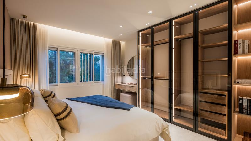 Foto 82c929fb-7cbd-4efc-a84f-88bb0c863a74. Ático hermoso, renovado, penthouse de tres dormitorios situado en prestigious beachfront community bahia del velerin, . en Estepona