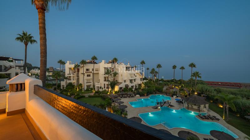 Foto 98ad6bec-816c-4389-8a77-55c780622ca5. Ático hermoso, renovado, penthouse de tres dormitorios situado en prestigious beachfront community bahia del velerin, . en Estepona