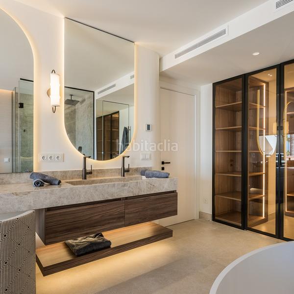 Foto a7333e14-b0f0-4650-be01-b52eec803fba. Ático hermoso, renovado, penthouse de tres dormitorios situado en prestigious beachfront community bahia del velerin, . en Estepona