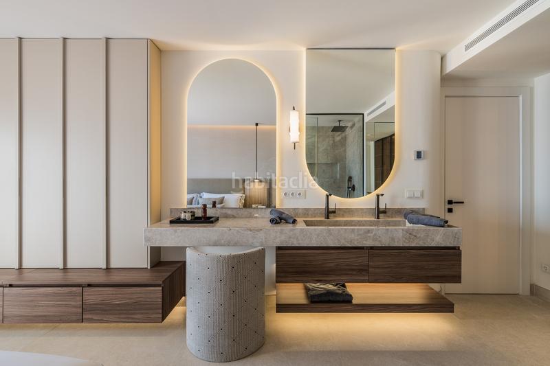 Foto b28d8499-9e3e-4a69-8ac0-2e211afcc858. Ático hermoso, renovado, penthouse de tres dormitorios situado en prestigious beachfront community bahia del velerin, . en Estepona