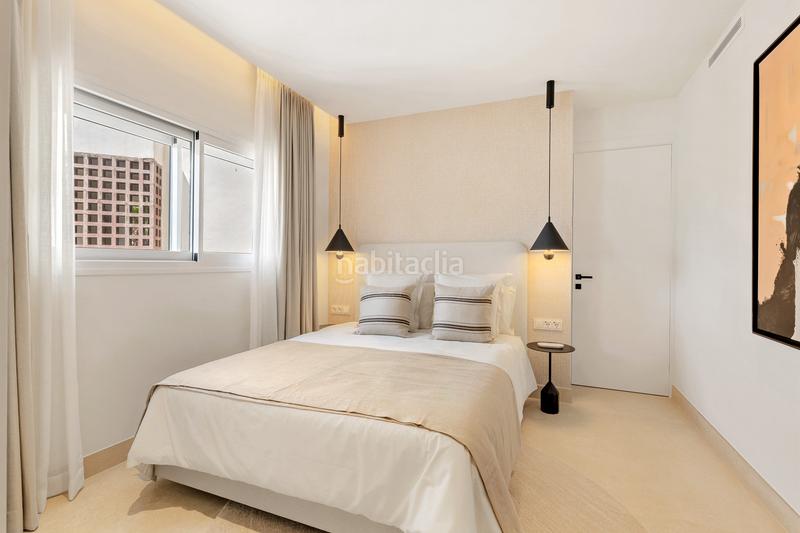 Foto bc32ef96-d922-4a0b-b2e1-9c2525d9d9df. Ático hermoso, renovado, penthouse de tres dormitorios situado en prestigious beachfront community bahia del velerin, . en Estepona