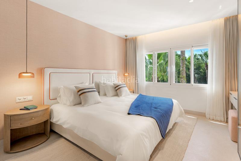 Foto d5f476d2-4844-458b-bec0-2d7b1c75e4ea. Ático hermoso, renovado, penthouse de tres dormitorios situado en prestigious beachfront community bahia del velerin, . en Estepona