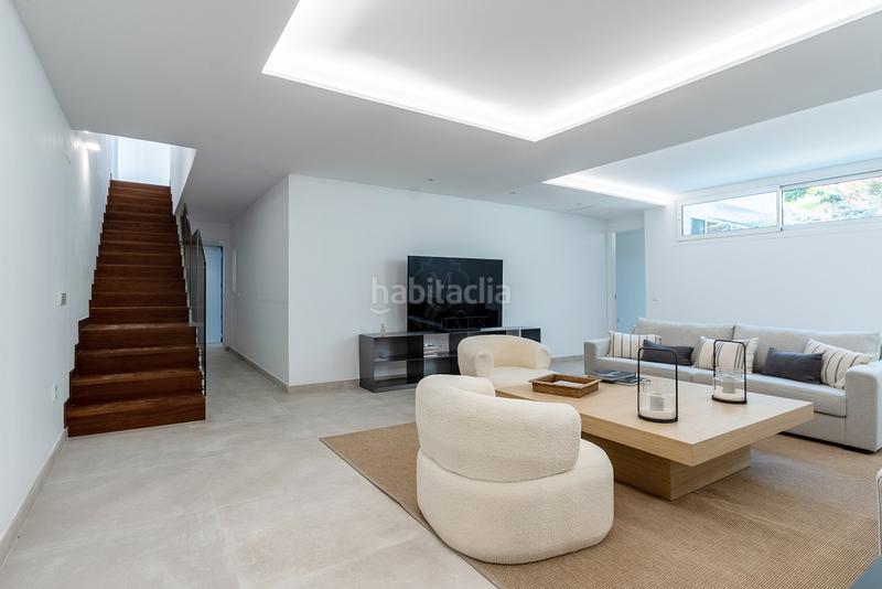 Foto 97245ec2-ff3d-4d6b-b072-5bb25e14d2a1. Maison avec parking piscine dans Valdeolletas - Las Cancelas - Xarblanca Marbella