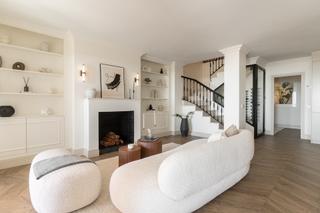 Reihenhaus in La Quinta. Un apartamento dúplex de 4 dormitorios de estilo escandinavo con